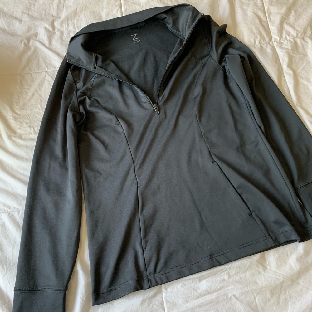 Women’s workout pullover